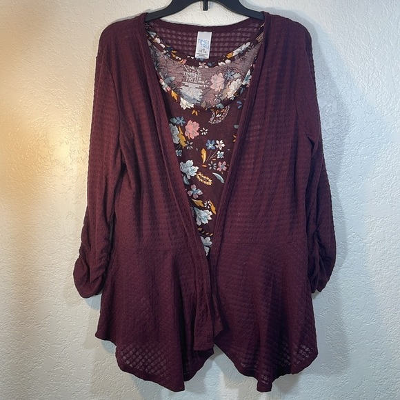 Women's Cardigan - Picture 2 of 8